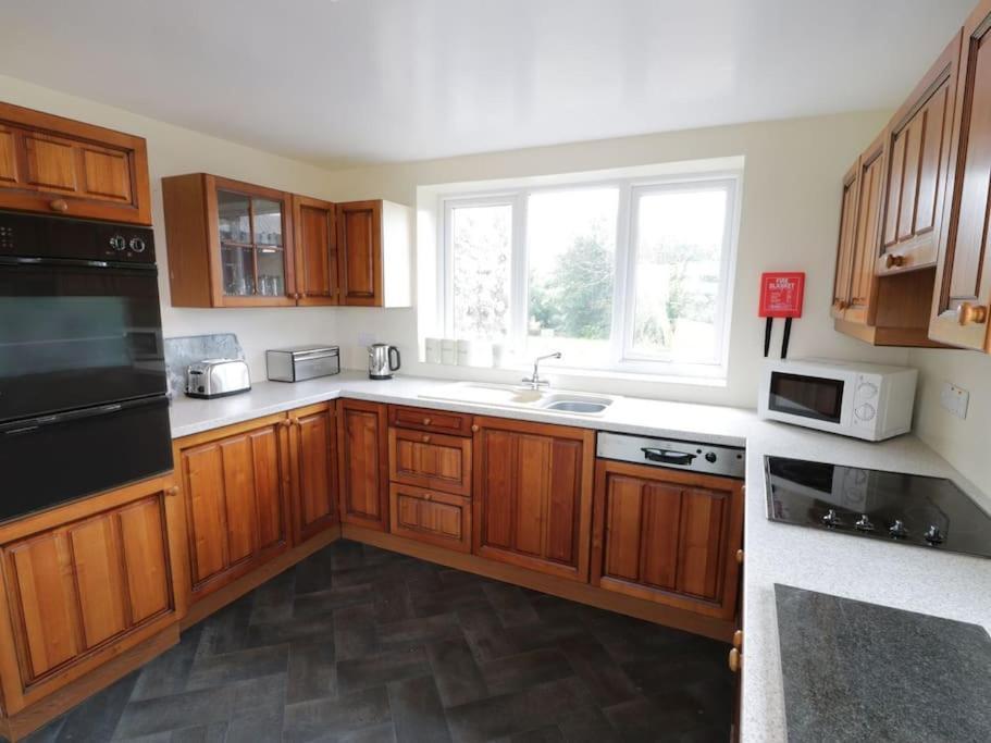 Ty Rhos, Farm Stay, Sleeps 4, Rhoshirwaun 2 Miles From Aberdaron Extérieur photo
